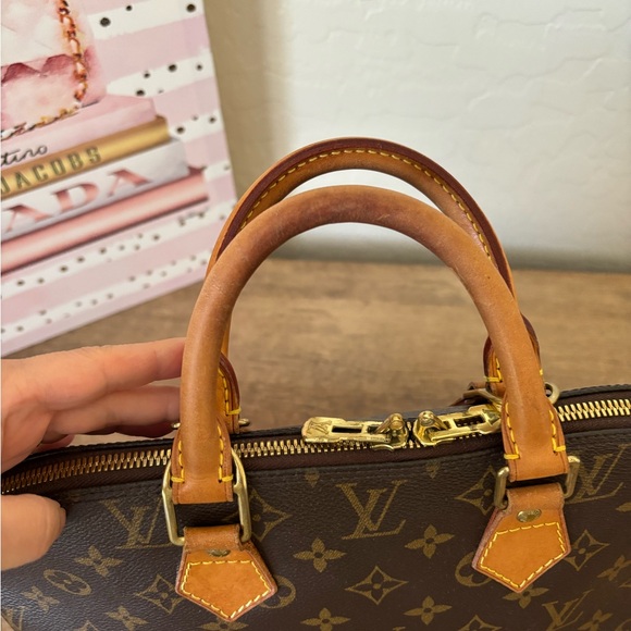 Louis Vuitton Monogram Alma - Picture 5 of 17